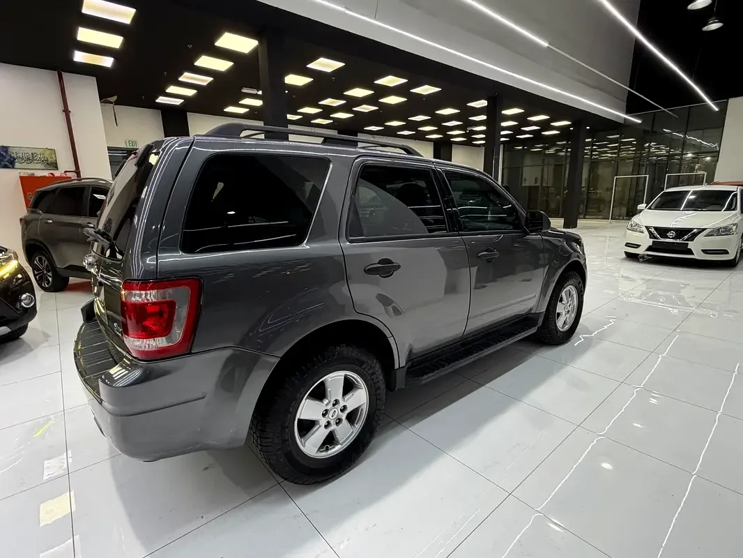 Ford Escape 2.5 AT (168 حصان) - 4