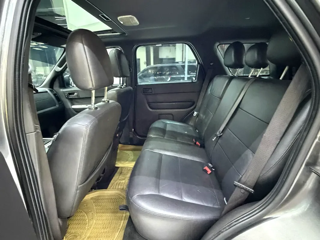 Ford Escape 2.5 AT (168 حصان) - 6