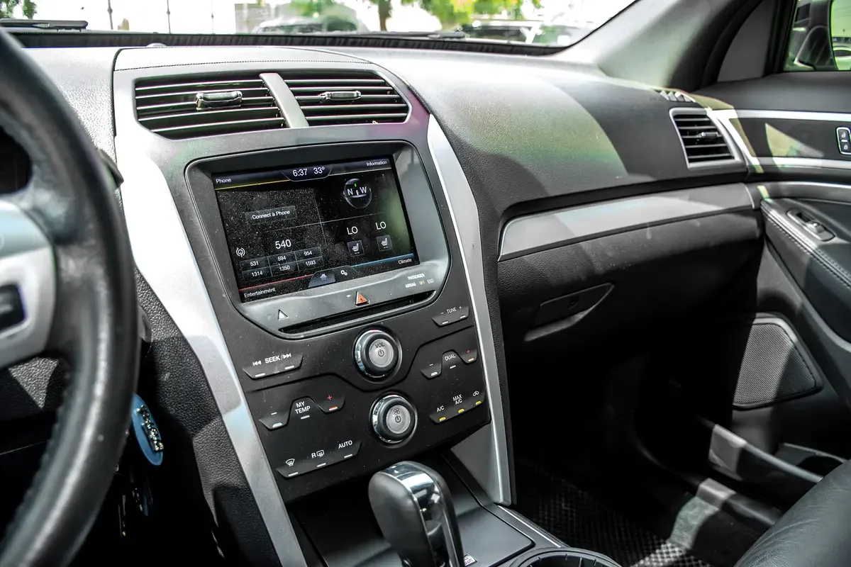 Ford Explorer 2.0 EcoBoost AT (240 حصان) - 10