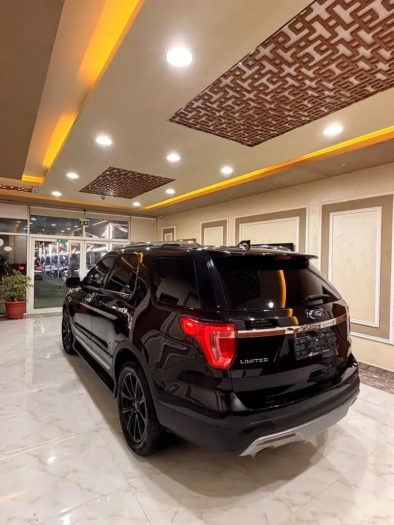 Ford Explorer 2.3 AT (284 حصان) - 10