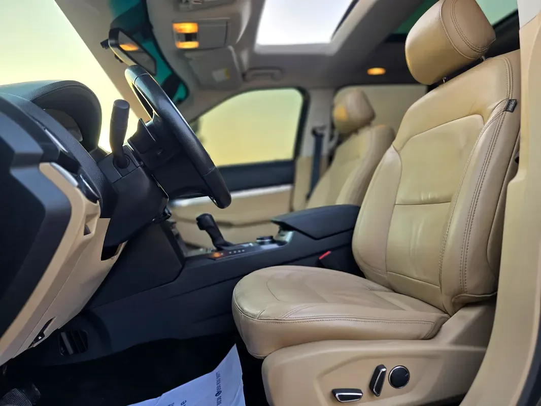 Ford Explorer 2.3 AT (284 حصان) - 7