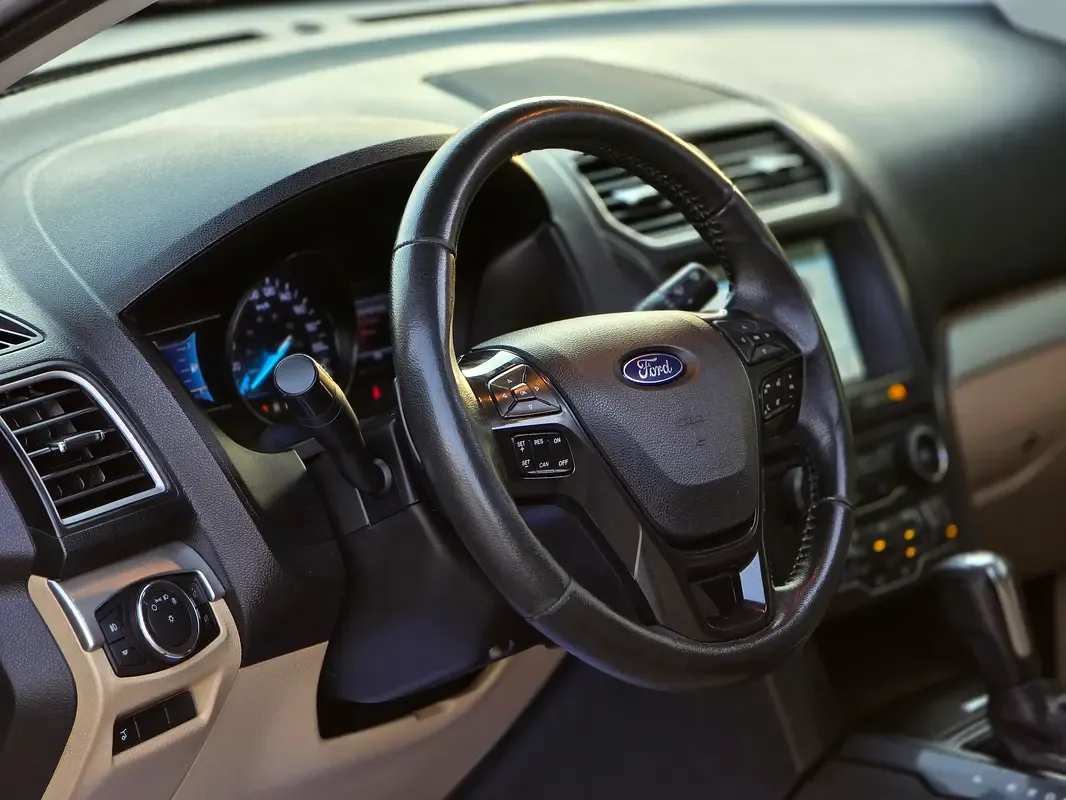 Ford Explorer 2.3 AT (284 حصان) - 8