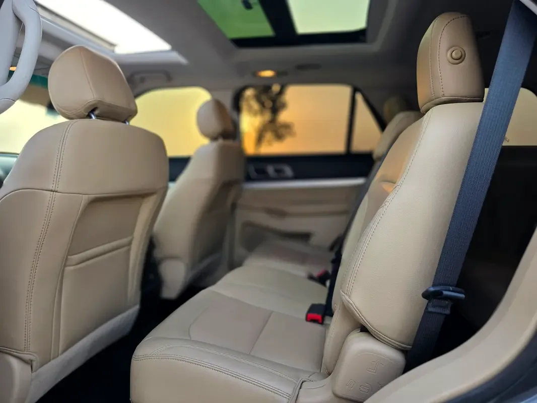Ford Explorer 2.3 AT (284 حصان) - 10