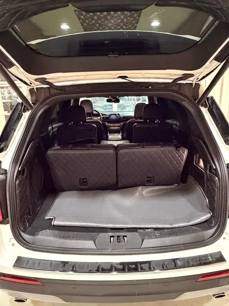 Ford Explorer 2.3 AT AWD (300 حصان) - 13