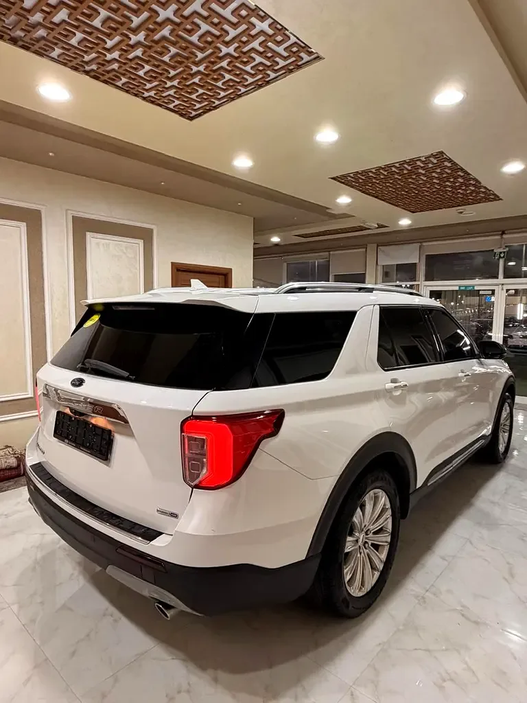 Ford Explorer 2.3 AT AWD (300 حصان) - 17