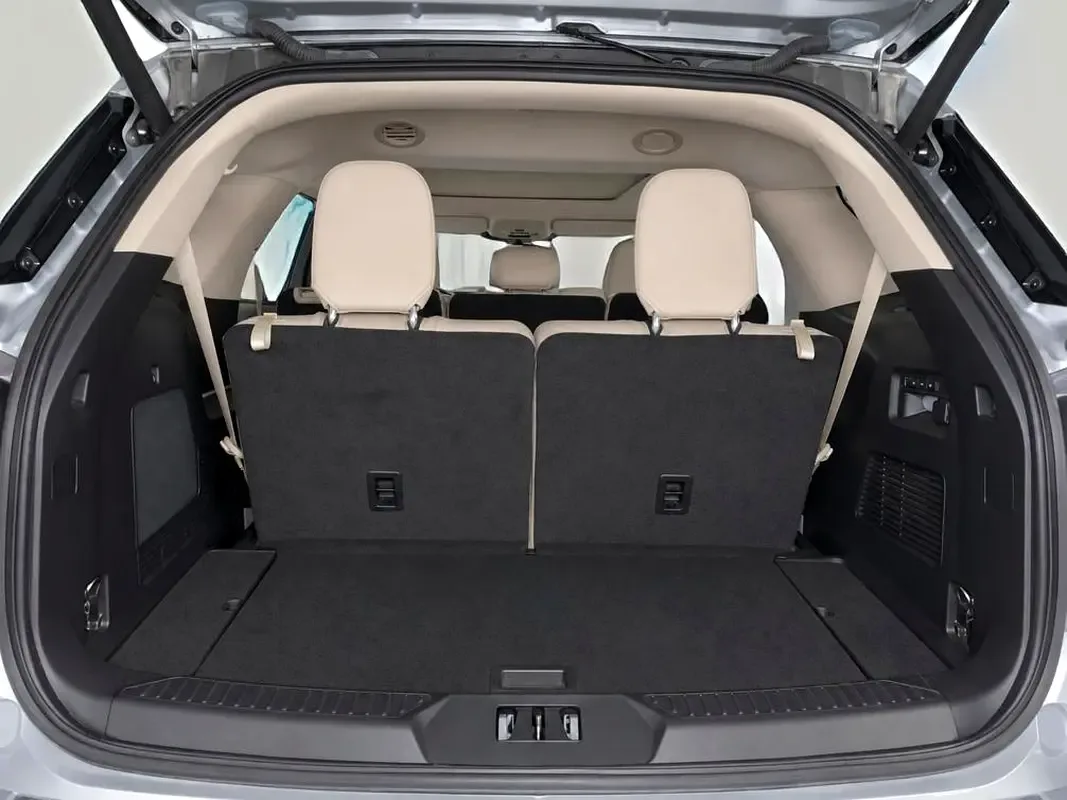 Ford Explorer 2.3 AT AWD (300 حصان) - 11