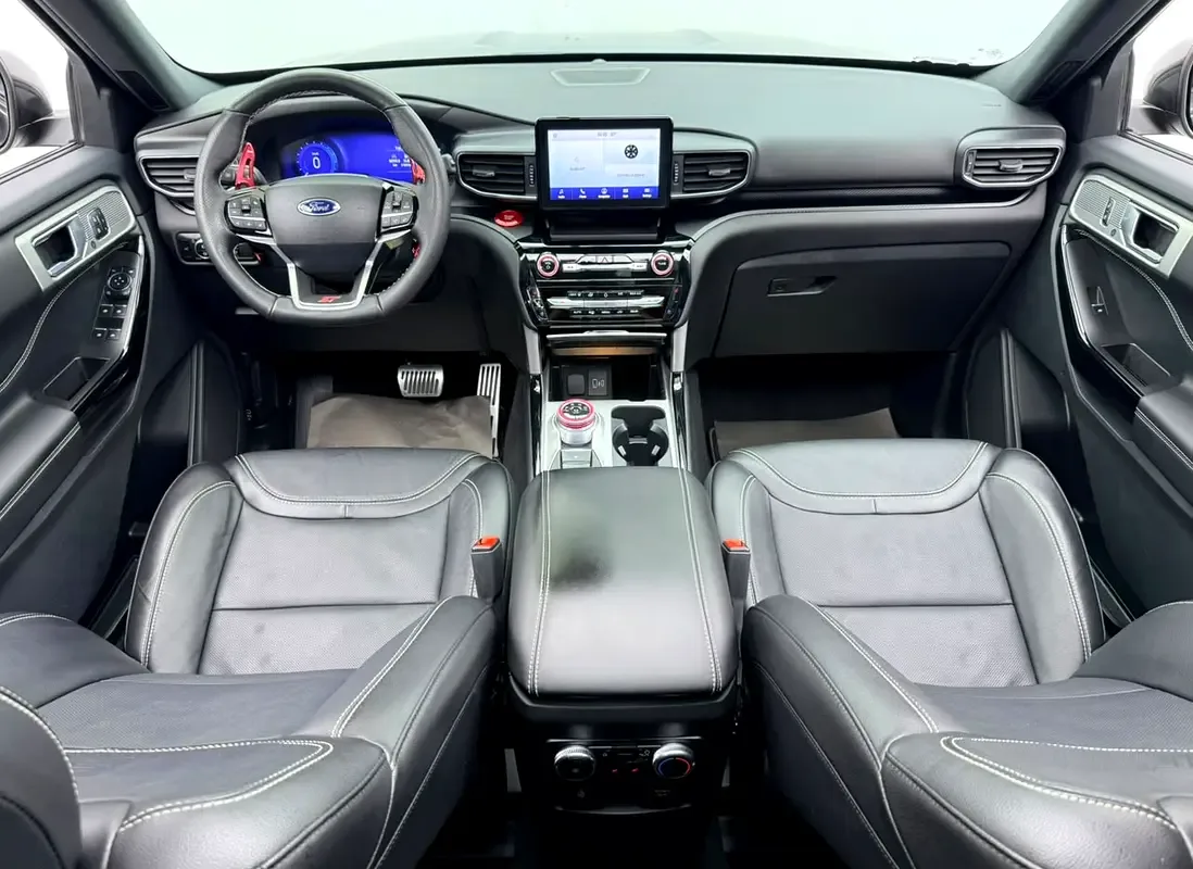 Ford Explorer 3.3 AT (285 hp) - 13
