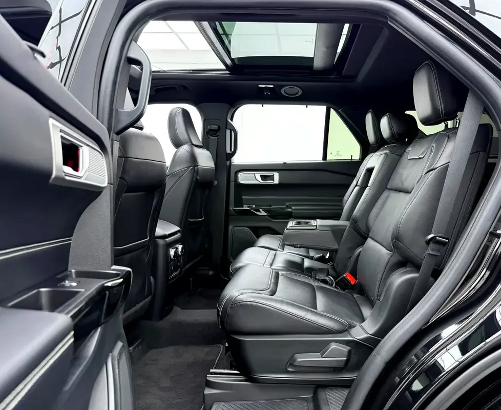 Ford Explorer 3.3 AT (285 hp) - 17