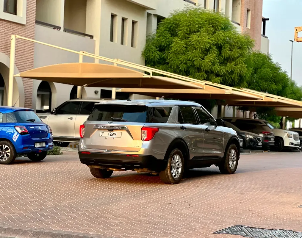 Ford Explorer 3.3 AT (285 حصان) - 5
