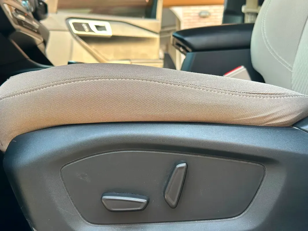 Ford Explorer 3.3 AT (285 حصان) - 12