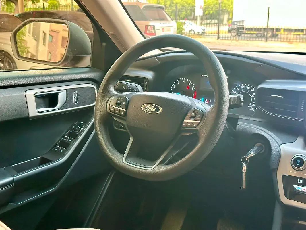 Ford Explorer 3.3 AT (285 حصان) - 13