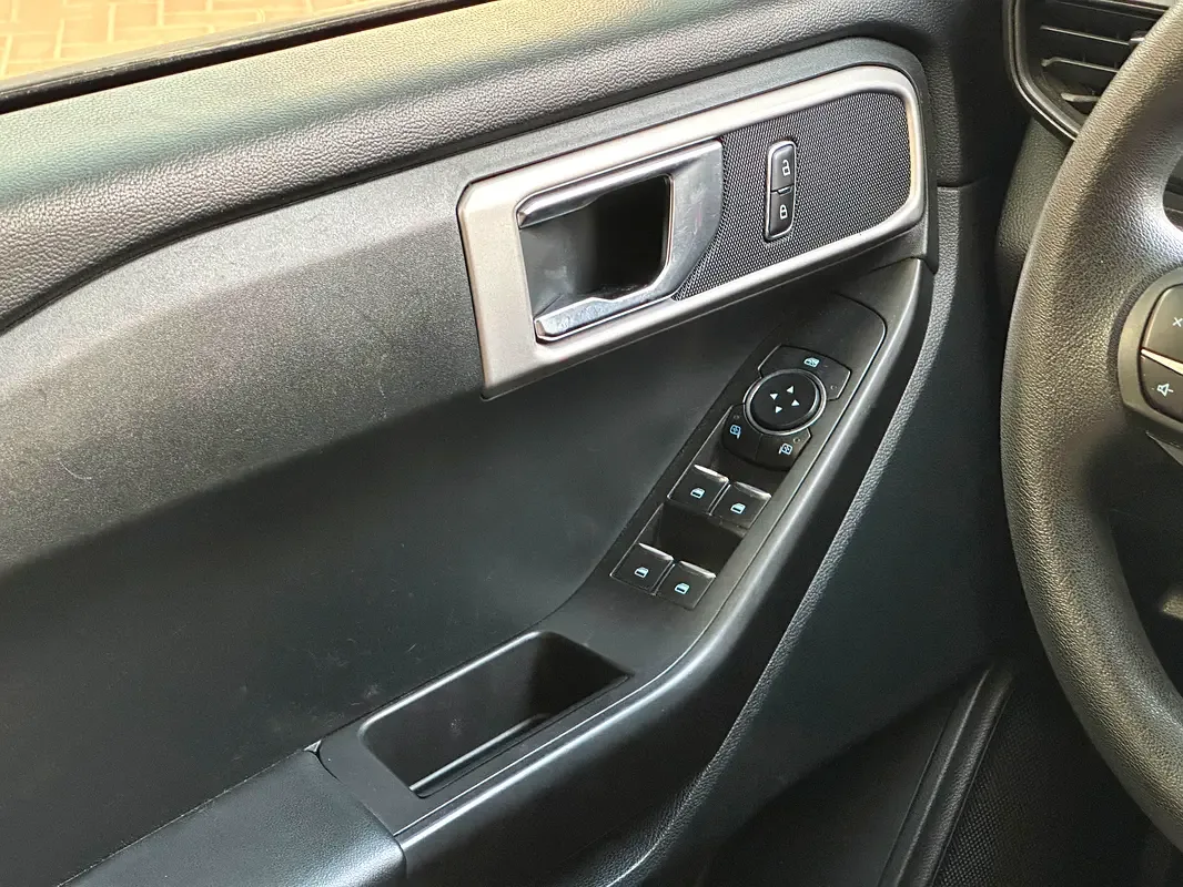 Ford Explorer 3.3 AT (285 حصان) - 11