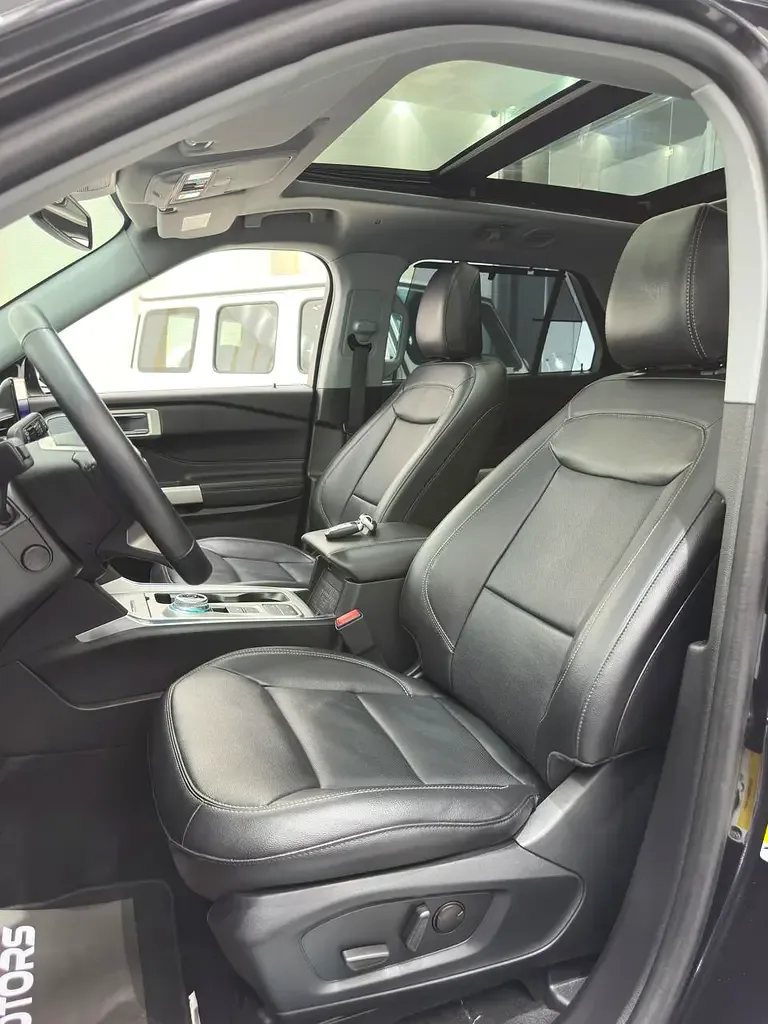 Ford Explorer 3.3 AT (318 حصان) - 15