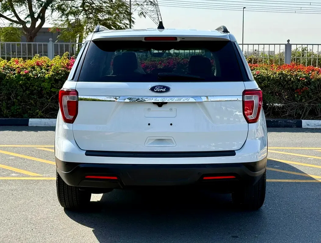 Ford Explorer 3.5 AT (294 حصان) - 10