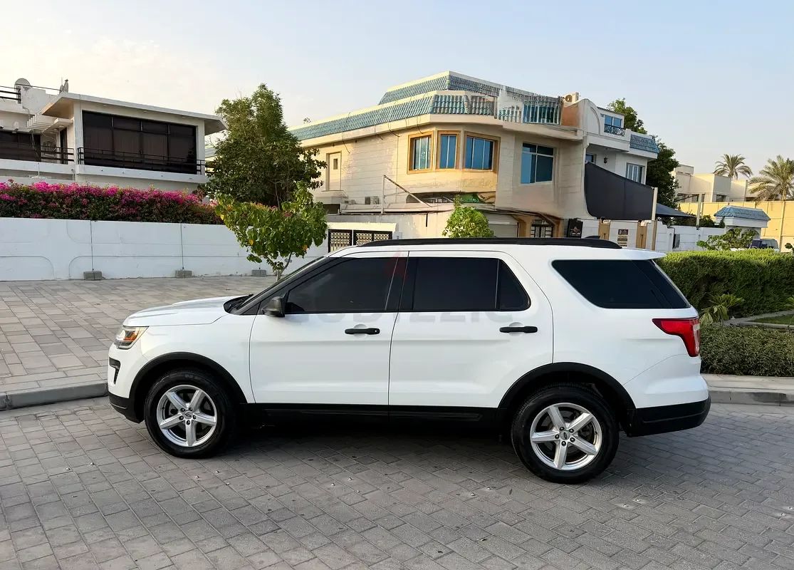 Ford Explorer 3.5 AT (294 حصان) - 2