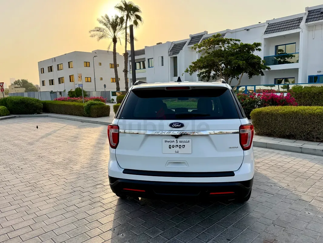 Ford Explorer 3.5 AT (294 حصان) - 6