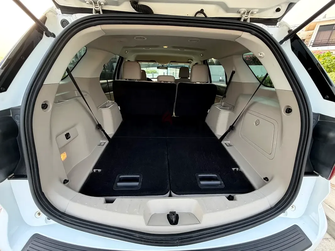 Ford Explorer 3.5 AT (294 حصان) - 12