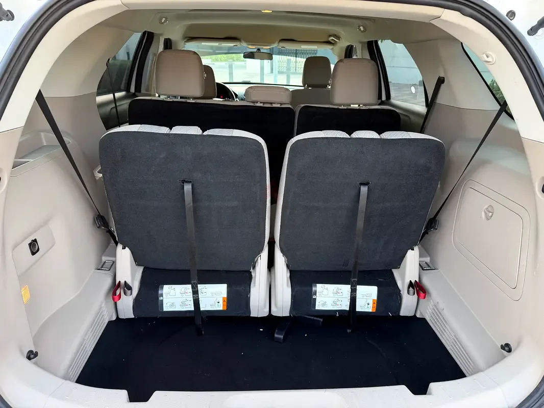Ford Explorer 3.5 AT (294 حصان) - 14