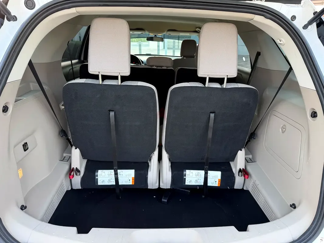 Ford Explorer 3.5 AT (294 حصان) - 15
