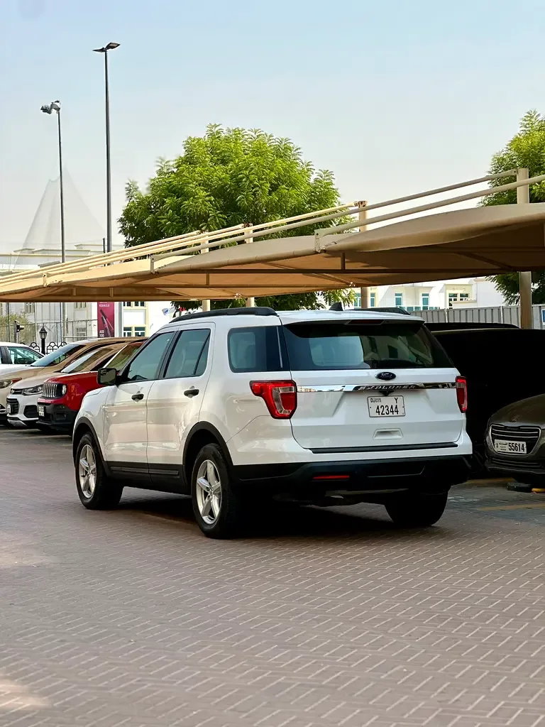 Ford Explorer 3.5 AT (294 حصان) - 2
