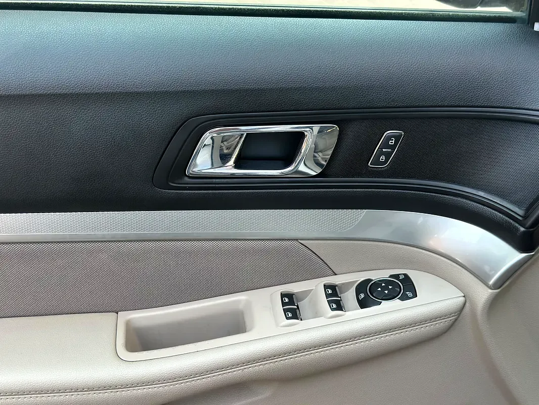 Ford Explorer 3.5 AT (294 حصان) - 8