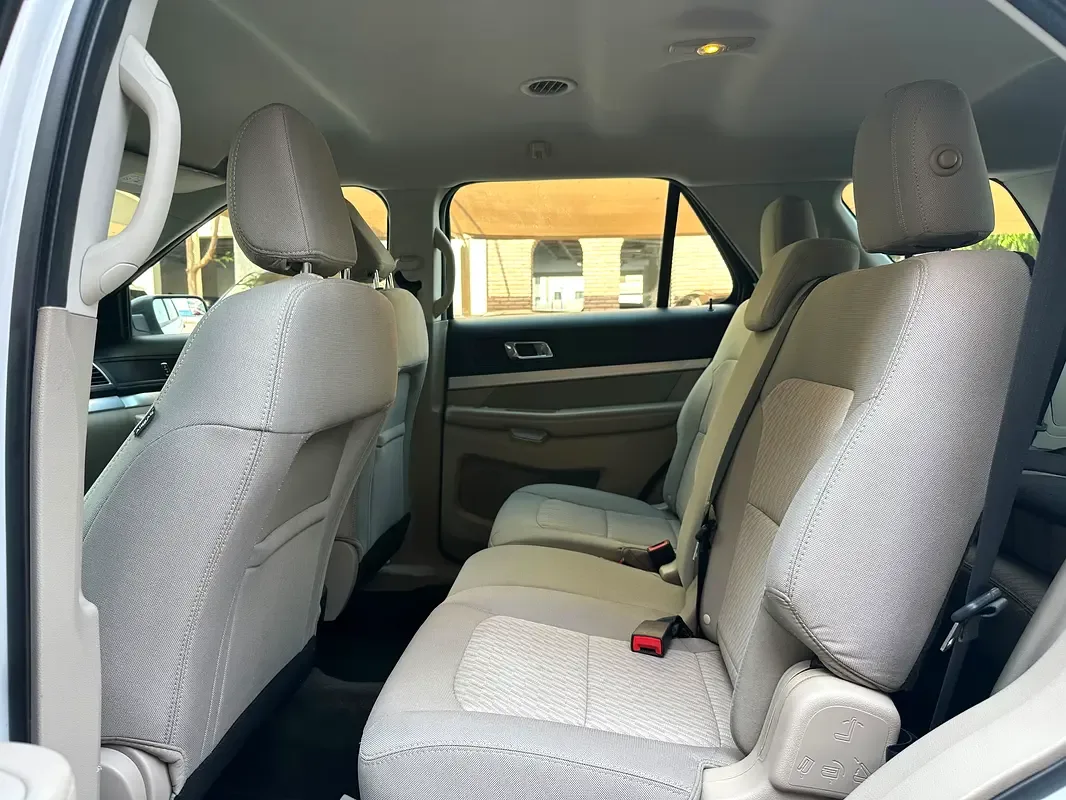 Ford Explorer 3.5 AT (294 حصان) - 9