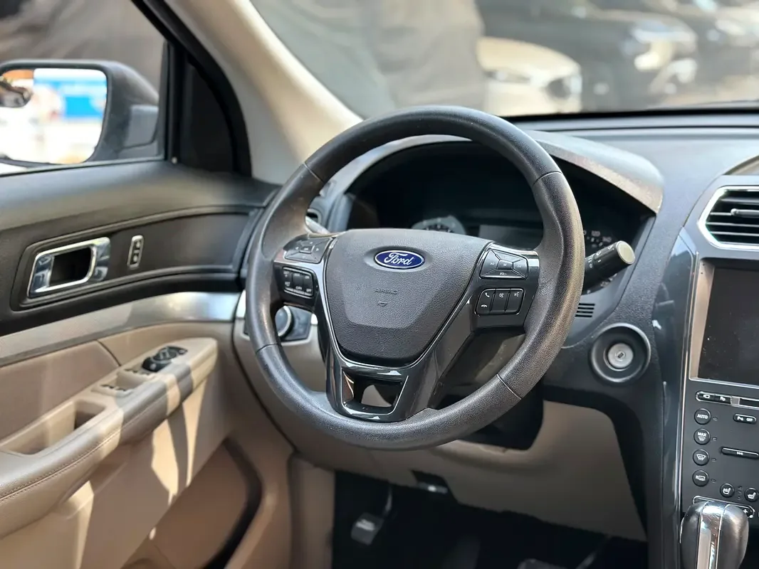 Ford Explorer 3.5 AT (294 حصان) - 7