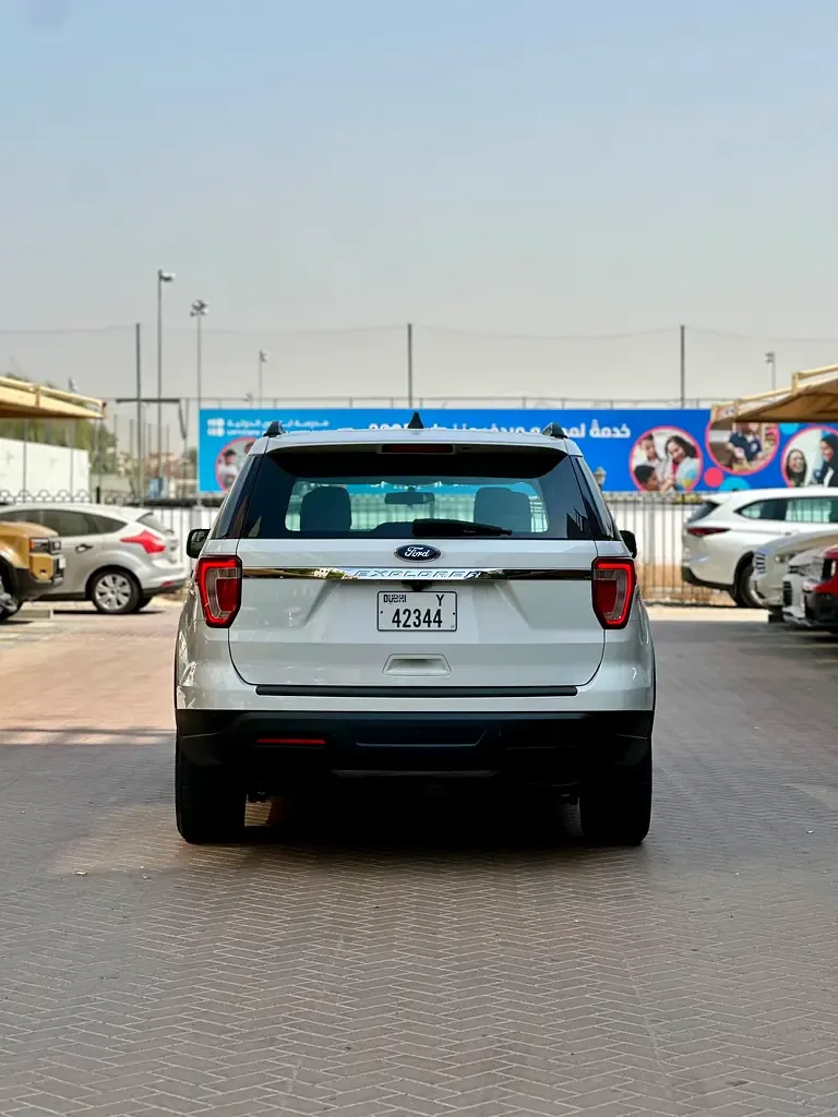 Ford Explorer 3.5 AT (294 حصان) - 10