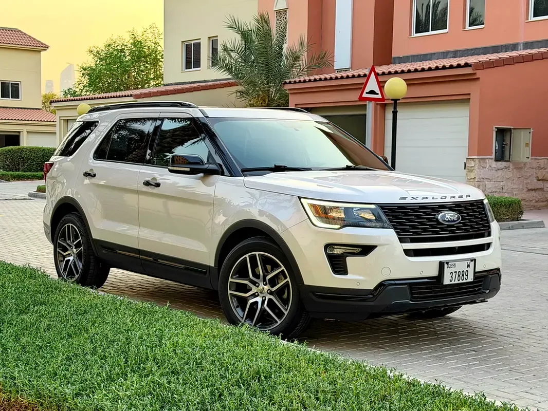 Ford Explorer 3.5 AT (365 hp)