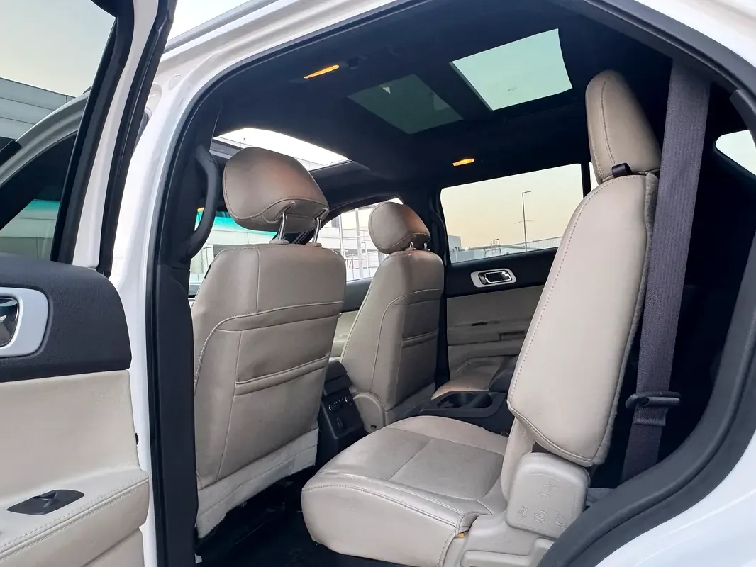 Ford Explorer 3.5 SelectShift 4WD (249 حصان) - 12