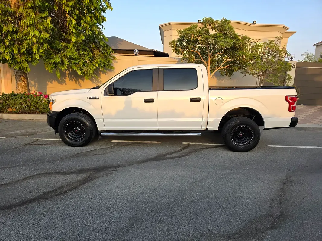 Ford F-150 5.0 AT RWD (395 حصان) - 2