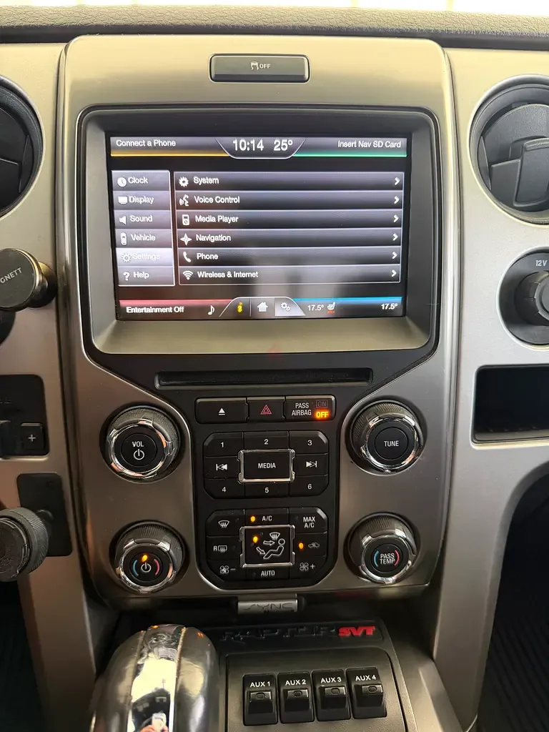 Ford F-150 SVT Raptor 6.1 AT (411 hp) 4WD - 6