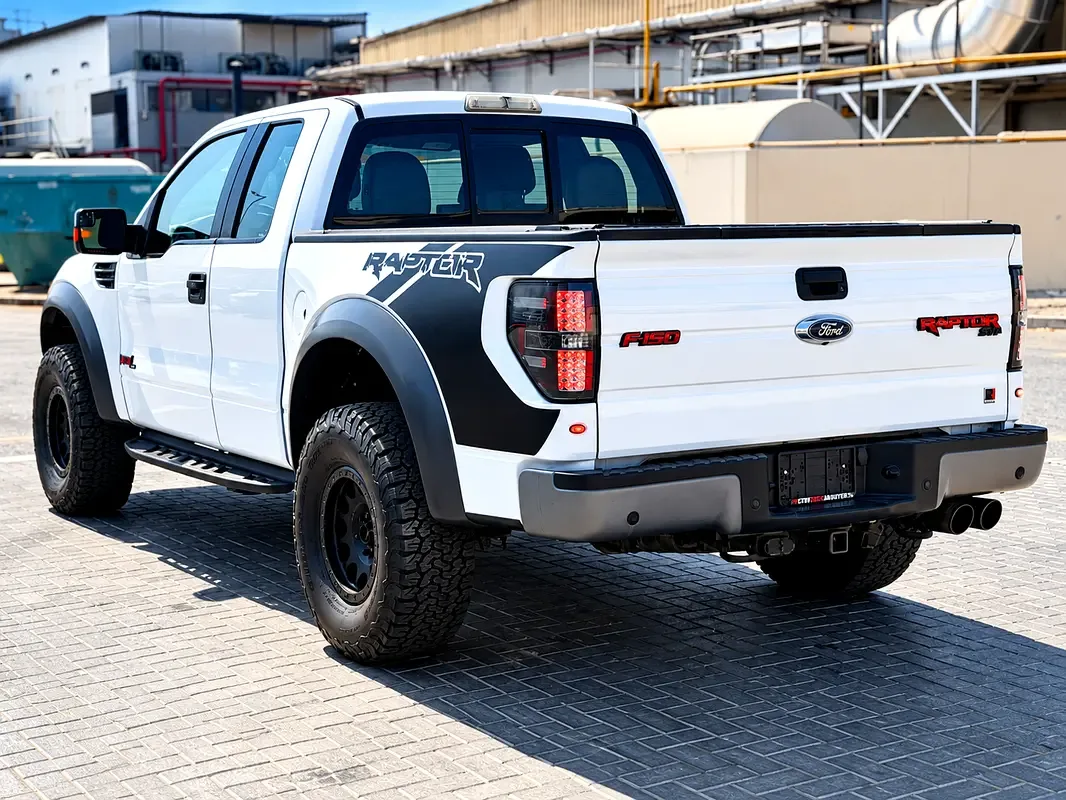 Ford F-150 SVT Raptor 6.1 AT (411 حصان) 4WD - 4