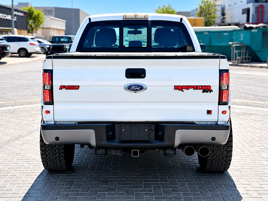 Ford F-150 SVT Raptor 6.1 AT (411 حصان) 4WD - 5