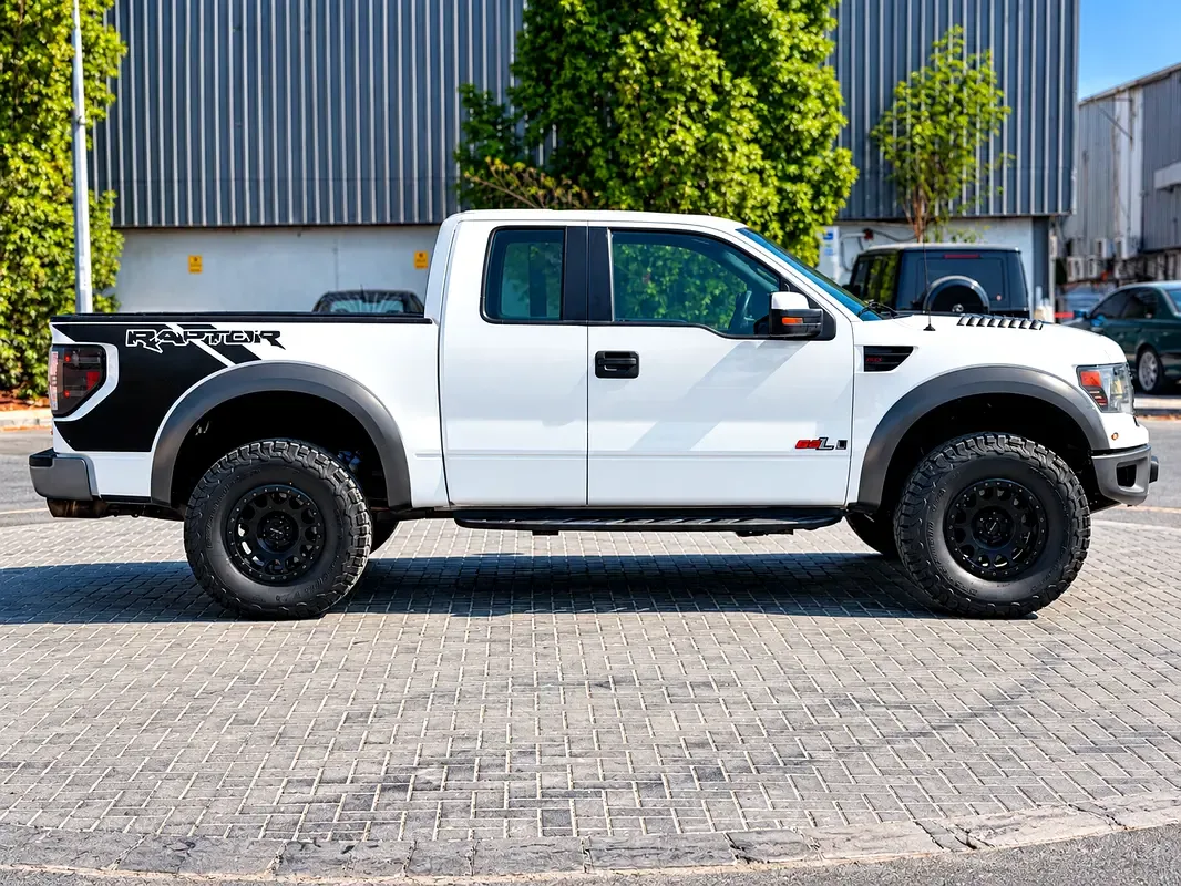 Ford F-150 SVT Raptor 6.1 AT (411 حصان) 4WD - 9