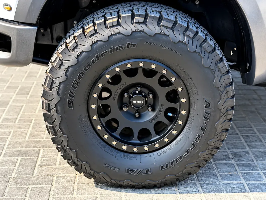 Ford F-150 SVT Raptor 6.1 AT (411 حصان) 4WD - 12