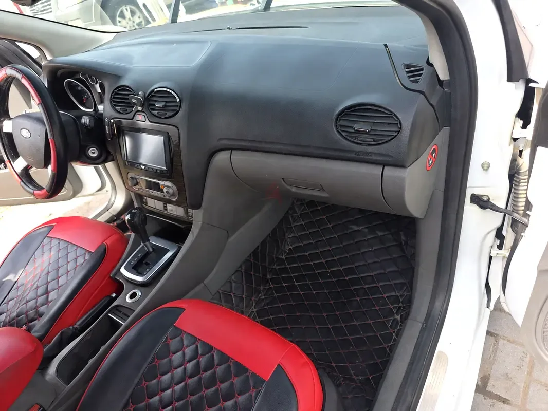 Ford Focus 1.6 AT (100 hp) - 6