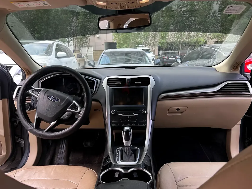 Ford Fusion (North America) 2.5 AT (175 حصان) - 8
