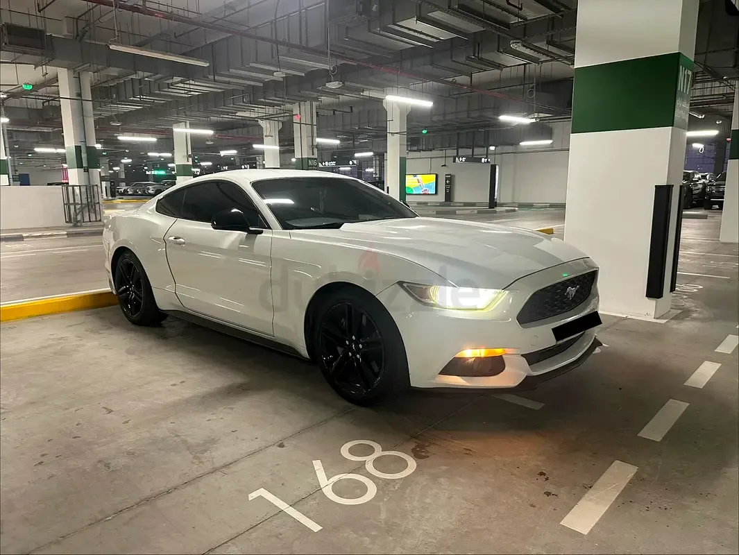 Ford Mustang 2.3 AT (317 hp)