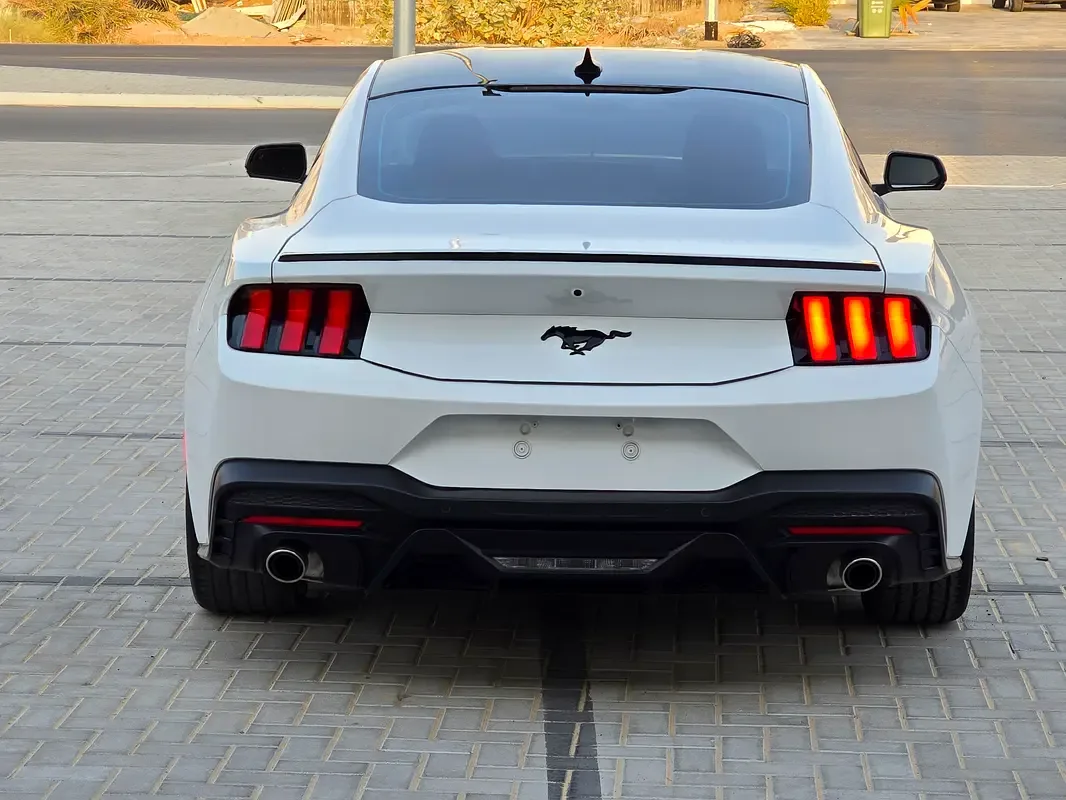 Ford Mustang 2.3 AT (319 حصان) - 2