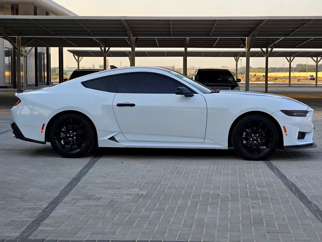 Ford Mustang 2.3 AT (319 حصان) - 6