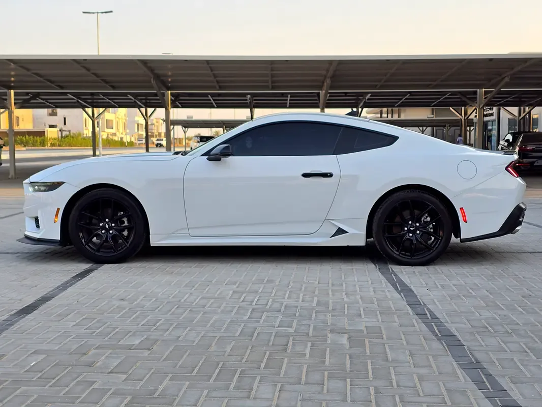 Ford Mustang 2.3 AT (319 حصان) - 7