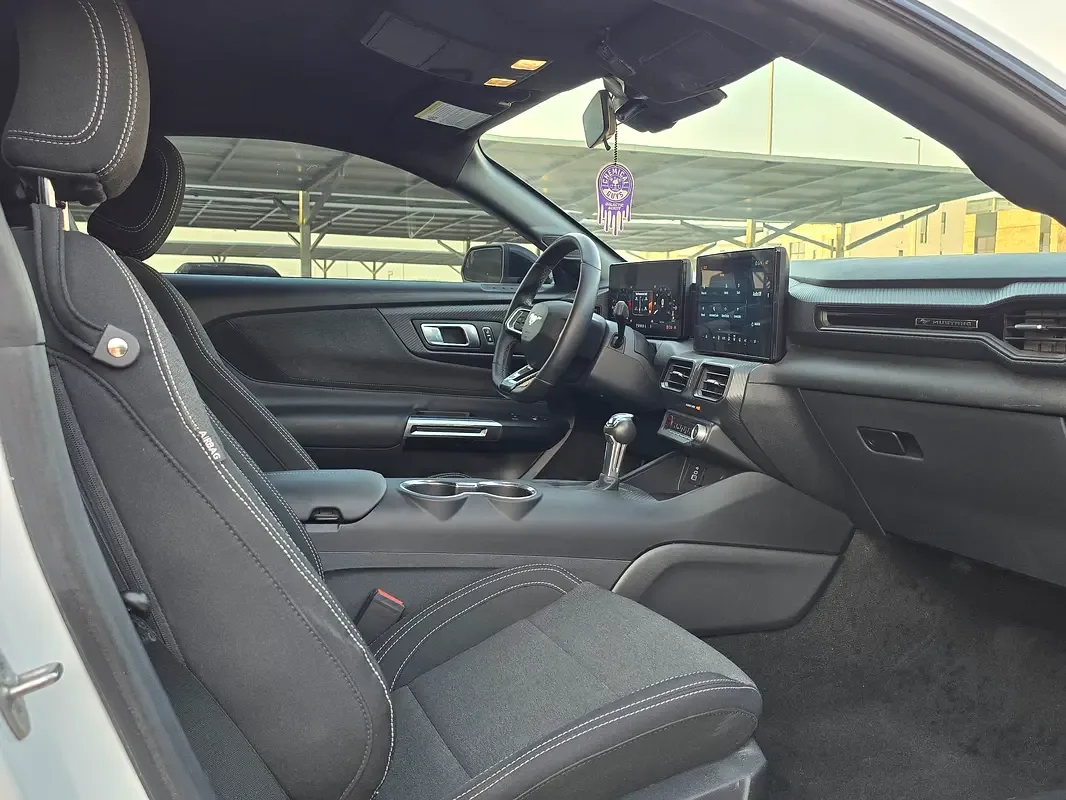 Ford Mustang 2.3 AT (319 حصان) - 13