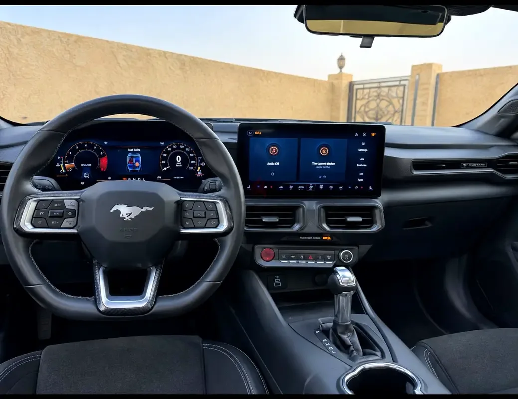 Ford Mustang 2.3 AT (319 حصان) - 10
