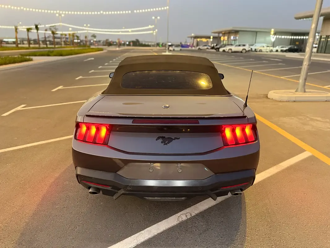 Ford Mustang 2.3 AT (319 حصان) - 5
