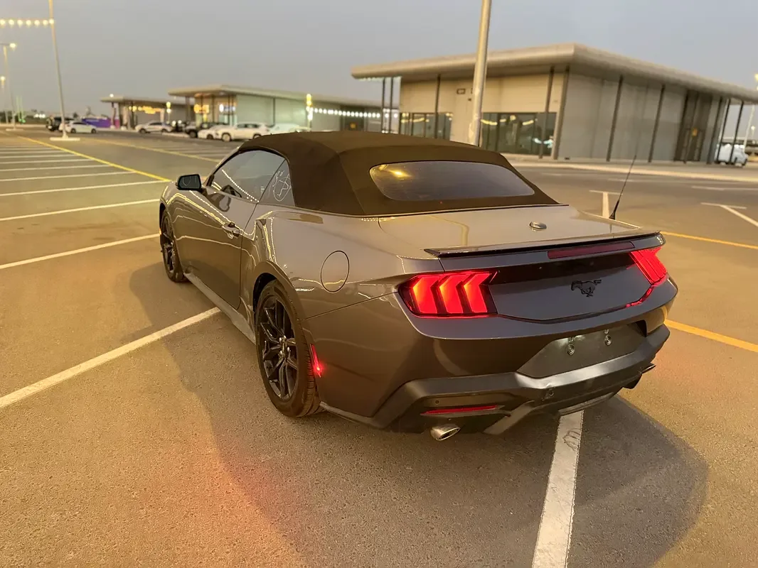 Ford Mustang 2.3 AT (319 حصان) - 6