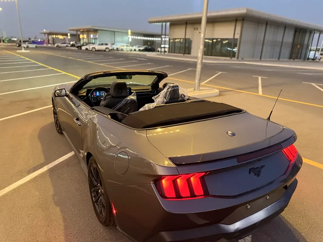 Ford Mustang 2.3 AT (319 حصان) - 9