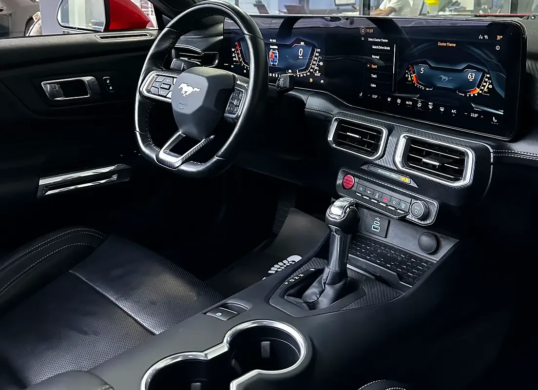 Ford Mustang 2.3 AT (319 hp) - 11