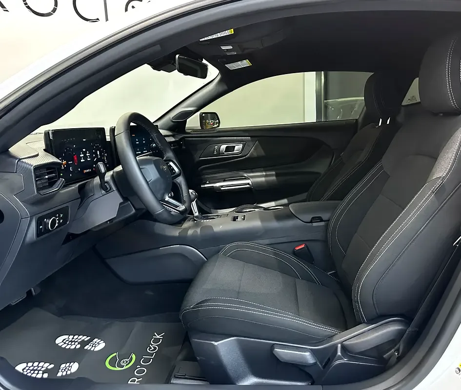 Ford Mustang 2.3 AT (319 حصان) - 10
