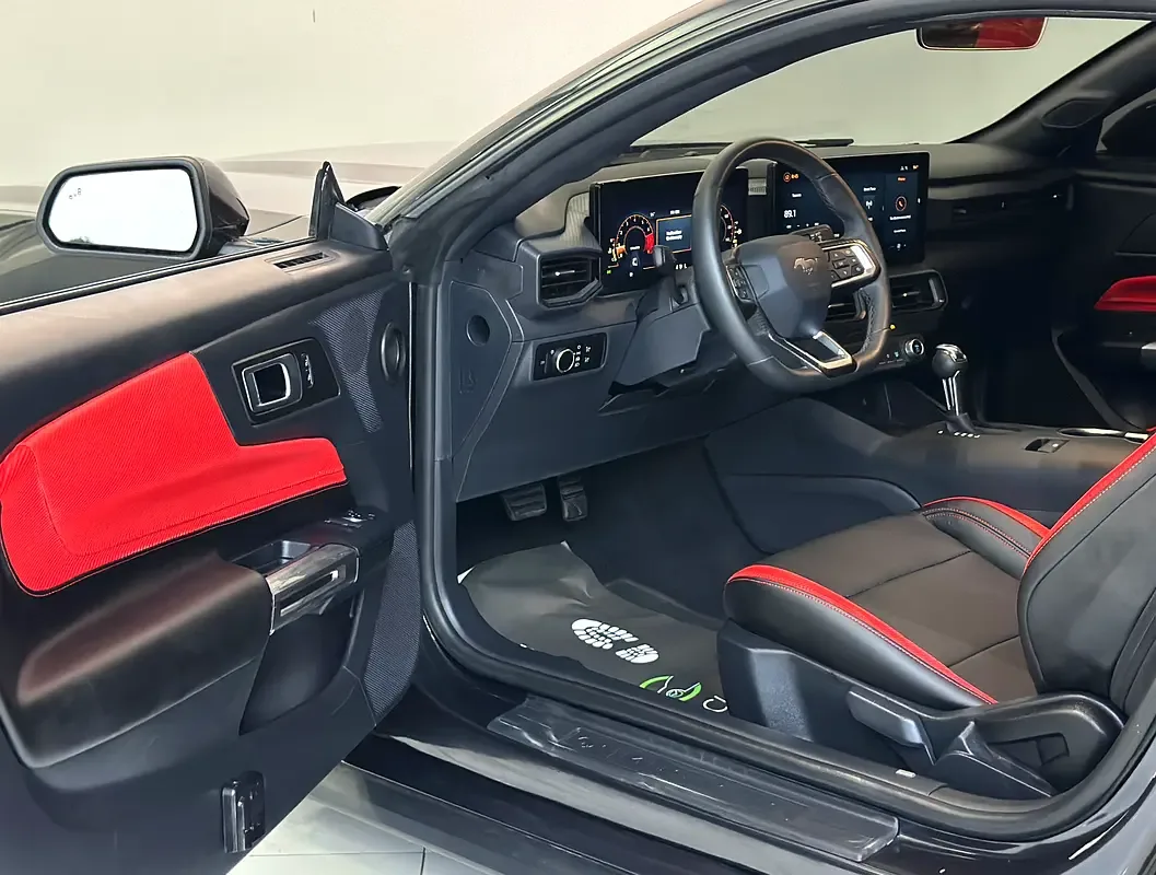 Ford Mustang 2.3 AT (319 حصان) - 9